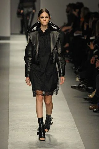 Look 16